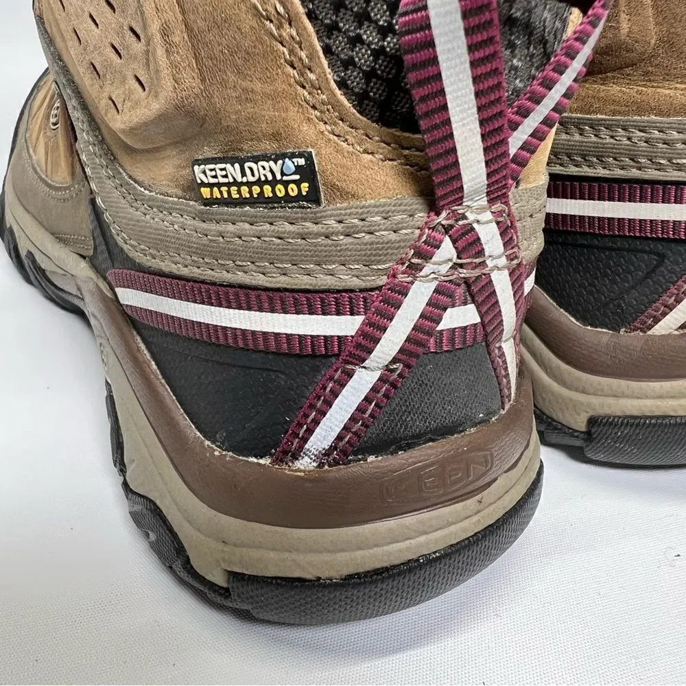 KEEN Womens Targhee III Mid‎ Waterproof Hiking Boots in Weiss/Boysenberry 7.5